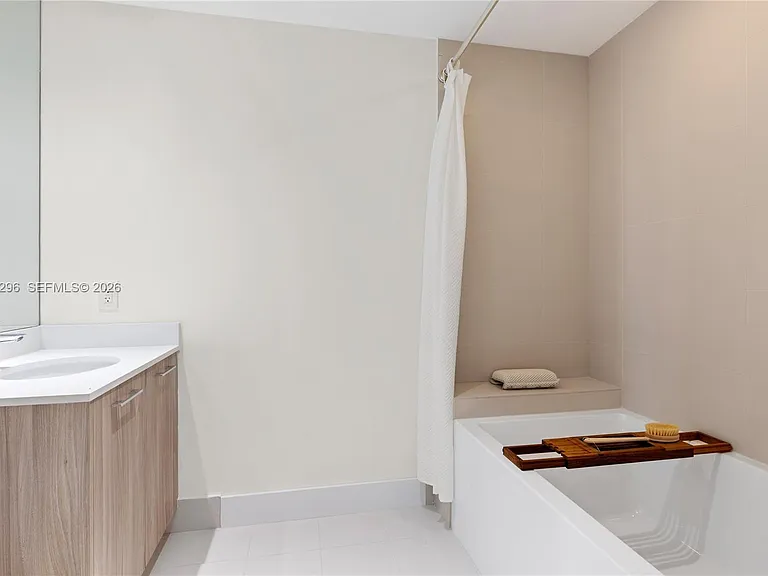 501 NE 31st St #1710 — Photo 16