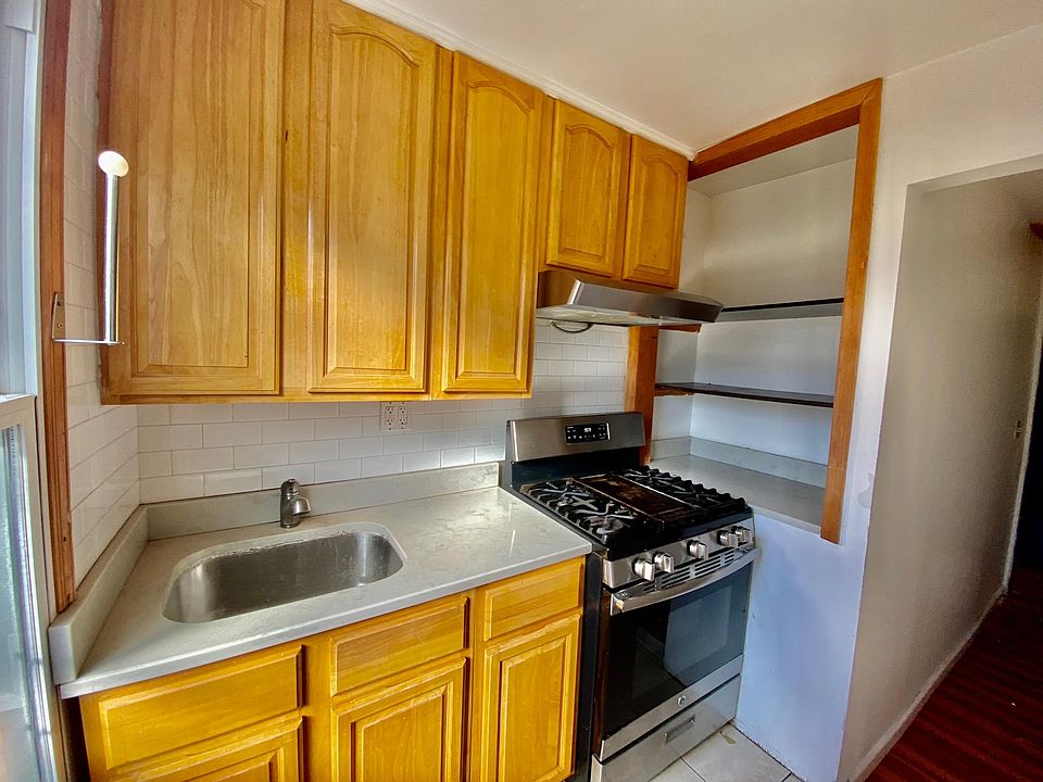 1st image of 10231 46th Ave Floor 2