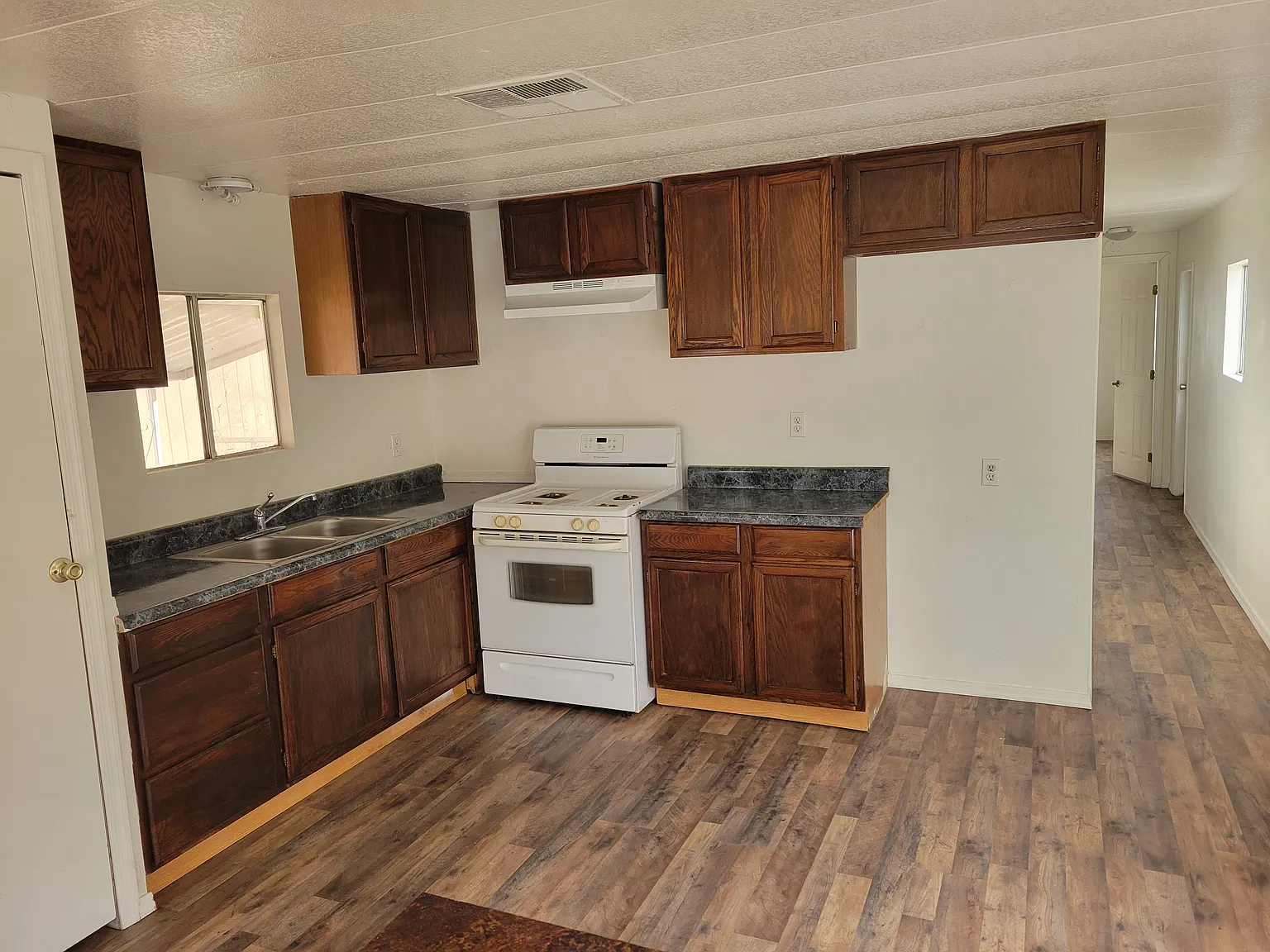 2 bed, 800 sqft, $795 — Photo 3