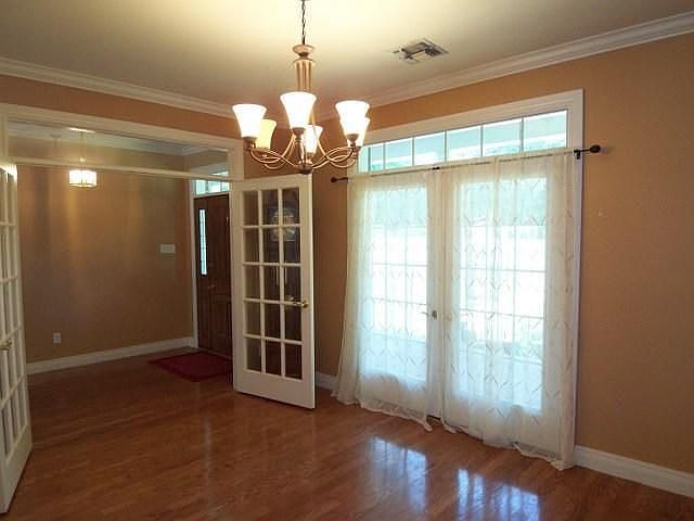 2nd image of 106 Seminole Dr