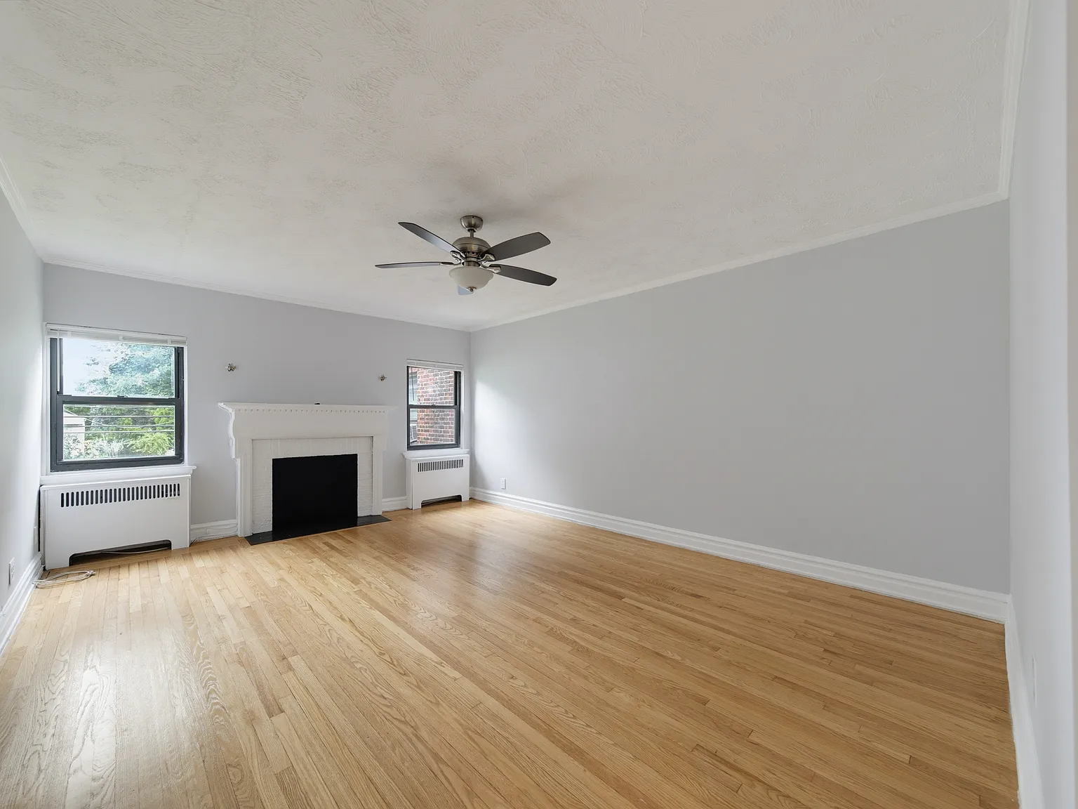 3 bed, 1200 sqft, $2,900 — Photo 1