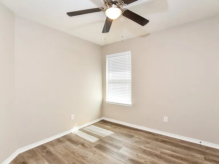4713 Joshua Dr — Photo 12
