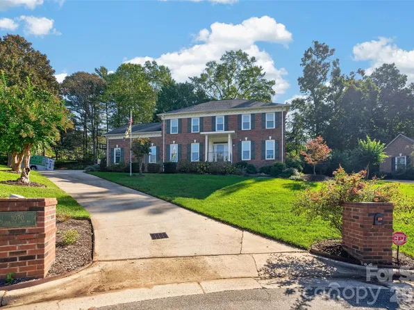 1070 12th Avenue Ln NW, Hickory, NC 28601