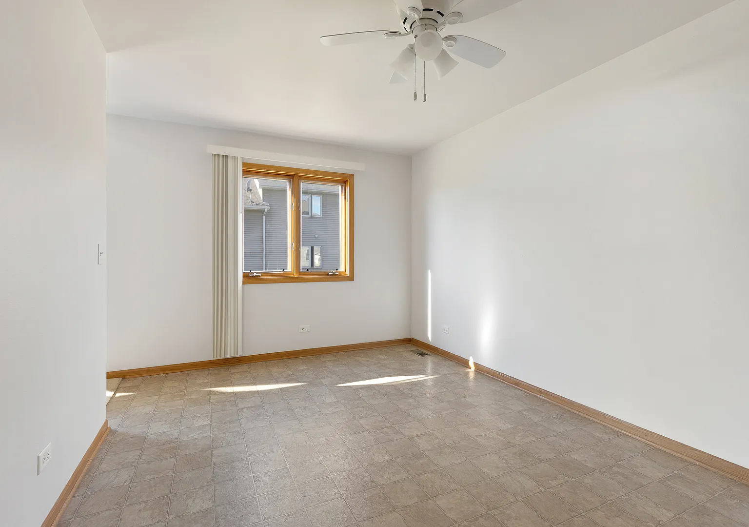 2 bed, 2.5 bath, 1870 sqft, $2,350 — Photo 4