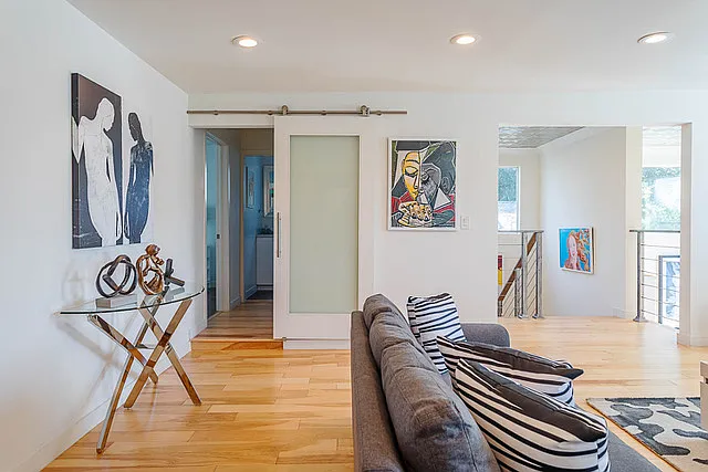 3055 Landa St — Photo 11