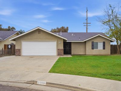 1300 Lark Cir, Hanford, CA, 93230
