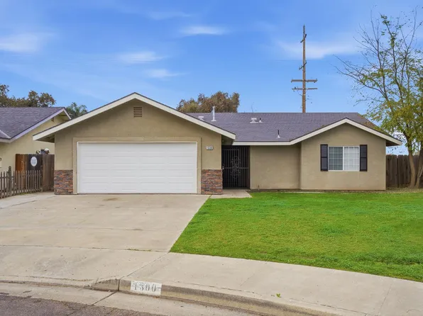 1300 Lark Cir, Hanford, CA 93230