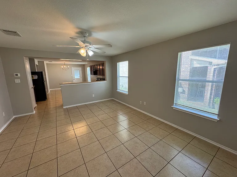 6733 Plains Crest Dr — Photo 3