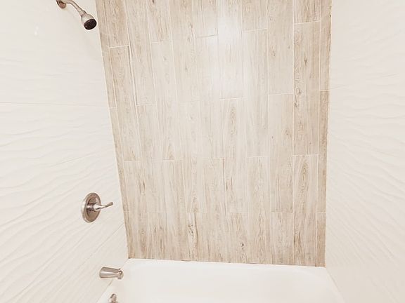 5th image of 164 Delaware Ave #1B