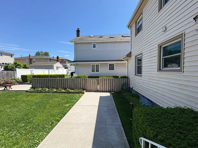Evans Ave — Photo 21