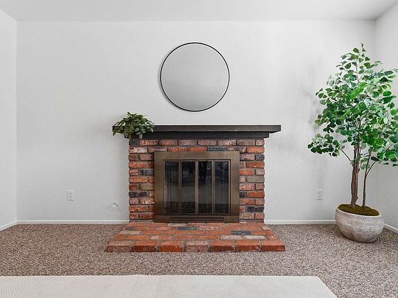 4th image of 3158 Manos Dr
