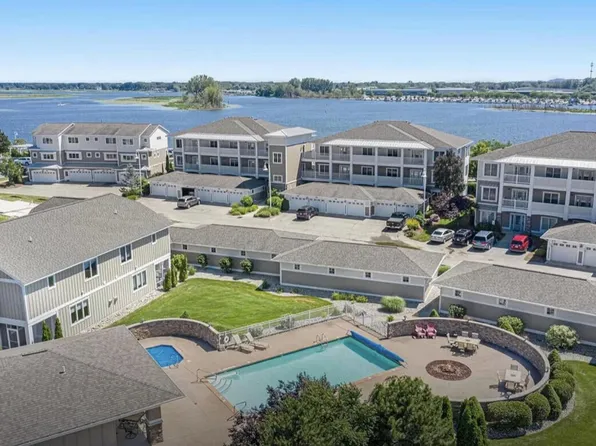 930 W Savidge St #10, Spring Lake, MI 49456