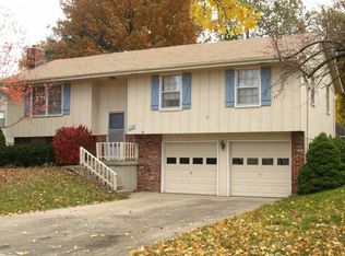 9957 Parkhill St, Lenexa, KS 66215