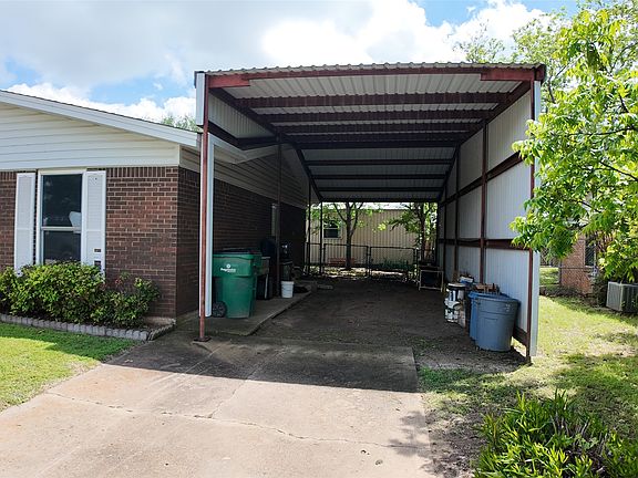 3rd image of 1807 Proctor Dr