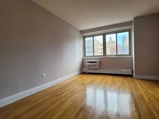 4th image of 70 W 93rd St APT 24e