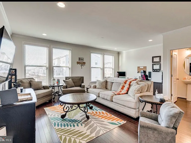 42440 Dogwood Glen Sq — Photo 15