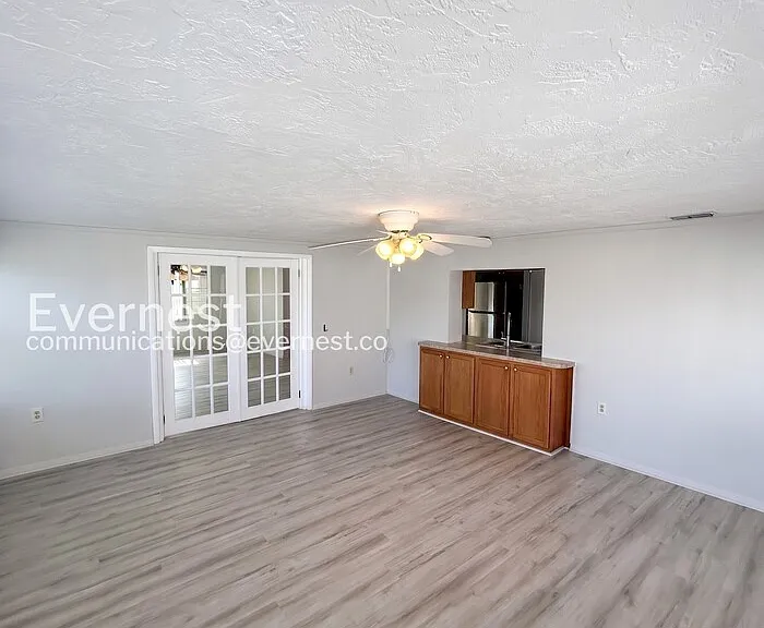 7810 Cayuga Dr — Photo 10