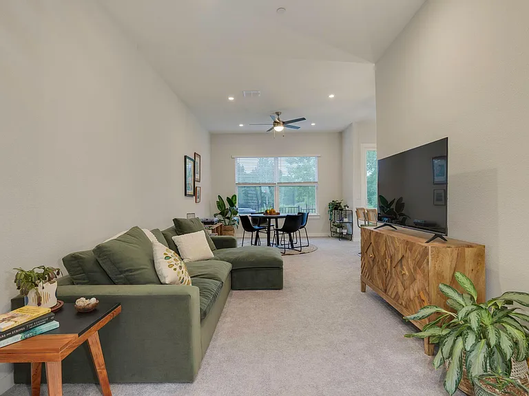 12001 Vista Parke Dr #1103 — Photo 8