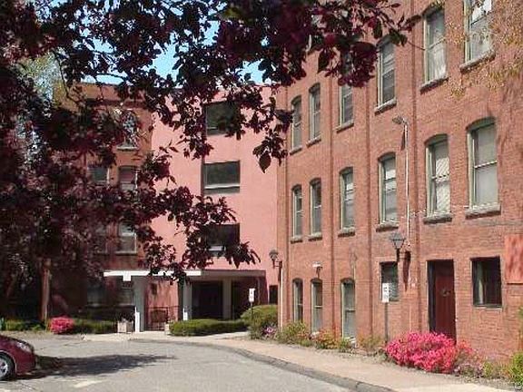 2nd image of 222 Williams St E APT 120