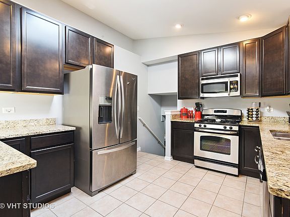 5th image of 6815 N Kedvale Ave