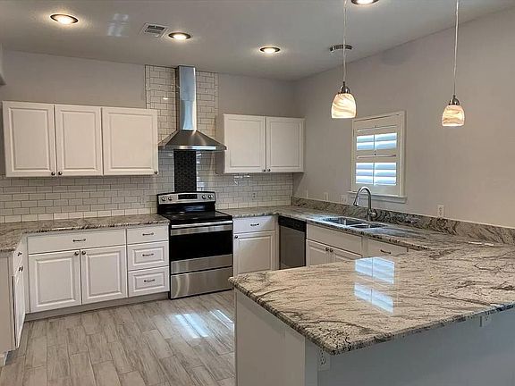2nd image of 808 Deedee Creek Dr