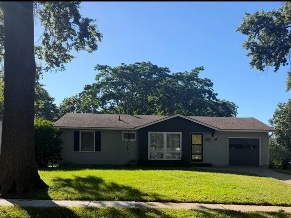 8726 Melrose St, Overland Park, KS 66214