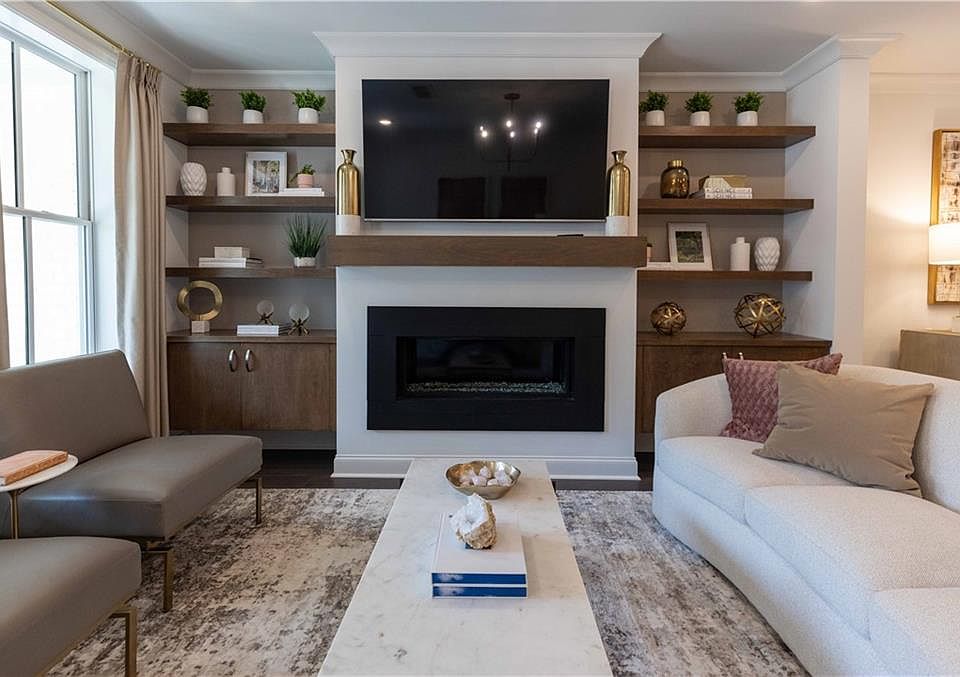 1st image of 4899 Sealy Cir #98