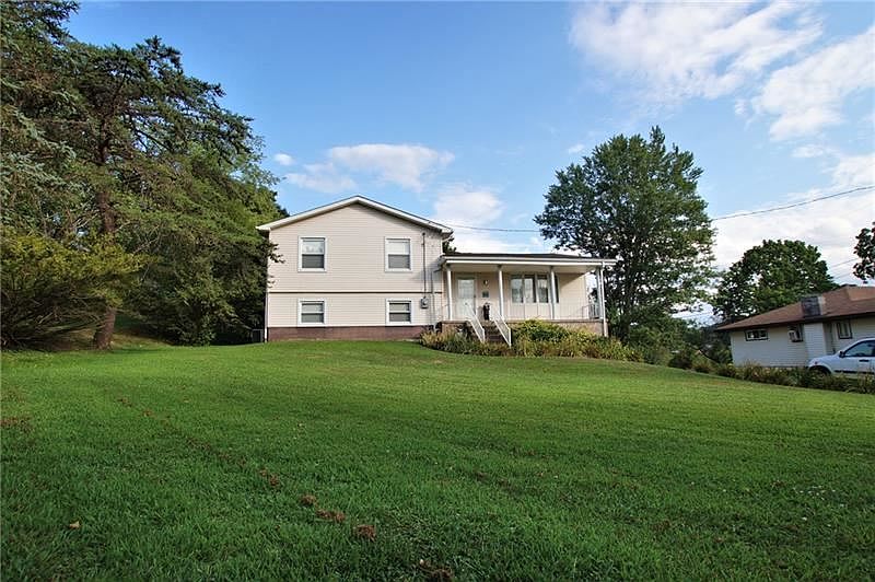 1st image of 10 Clemens Dr
