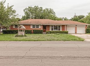 318 Topeka Dr, Woodway, TX 76712