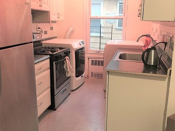 3rd image of 781 E 5th St #B2