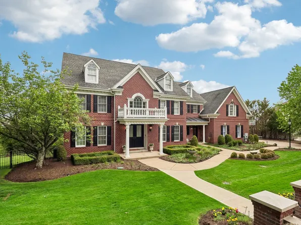 2208 S Villa Dr, Gibsonia, PA 15044