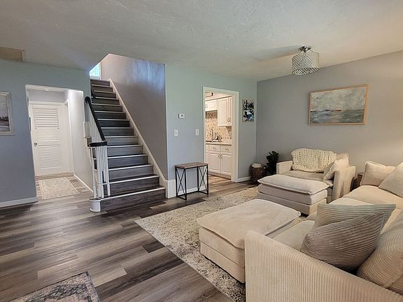 2nd image of 25315 Clubside Dr Unit 9