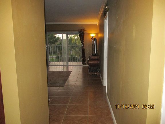 4th image of 981 Hillcrest Ct APT 308