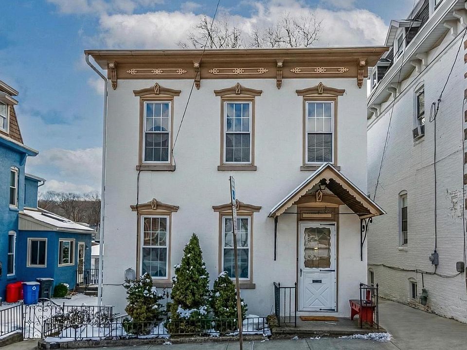 1st image of 40 W Wyomissing Ave