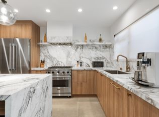 10615 Moorpark St, North Hollywood, CA 91602