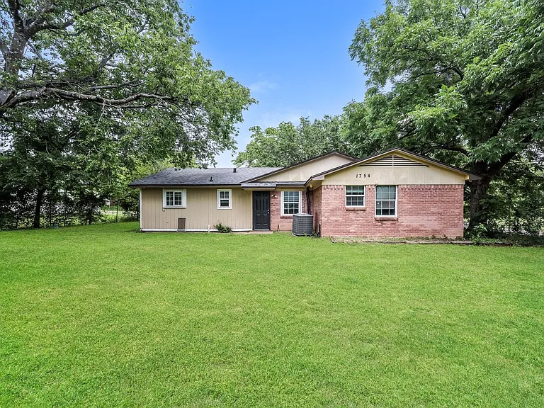 1754 E Red Bird Ln — Photo 16