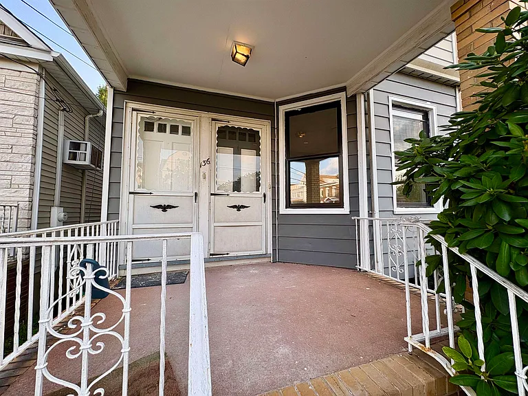 136 W 25th St #1 — Photo 10