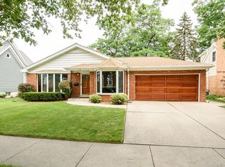 563 S Berkley Ave, Elmhurst, IL