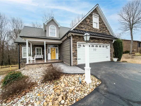 208 Triplett St, Jonesville, NC 28642