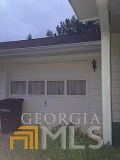 2 bed, 1.0 bath, 1664 sqft, $1,400 — Photo 2