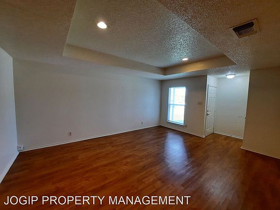 2nd image of 3611 Hulen Park Cir
