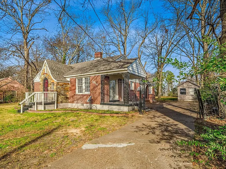 Screenshot 2026-07-15 at 09-41-01 1114 Brownlee Rd Memphis TN 38116 MLS #10212582 Zillow_07152026