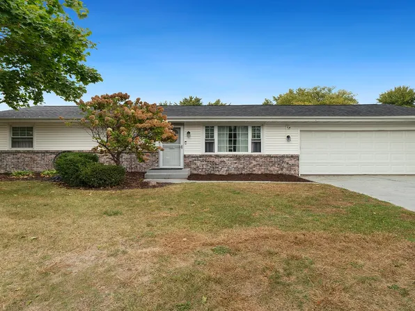 910 Greglynn St, Machesney Park, IL 61115