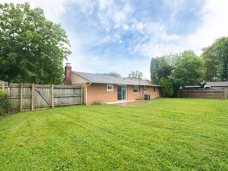 3700 Caracas Dr — Photo 36