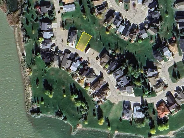 57 White Pelican Way, Newell County, AB T1R 0X5