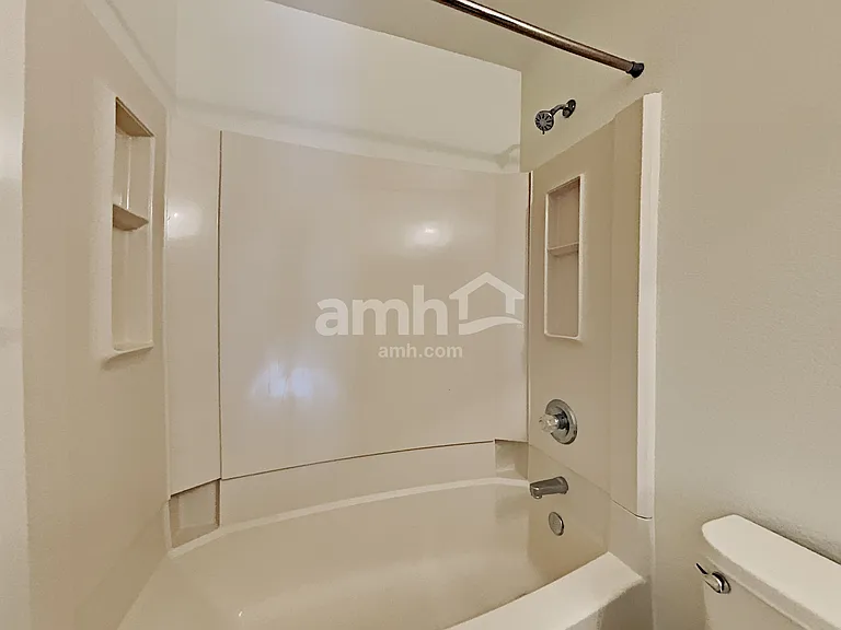 19984 E Lasalle Dr — Photo 17
