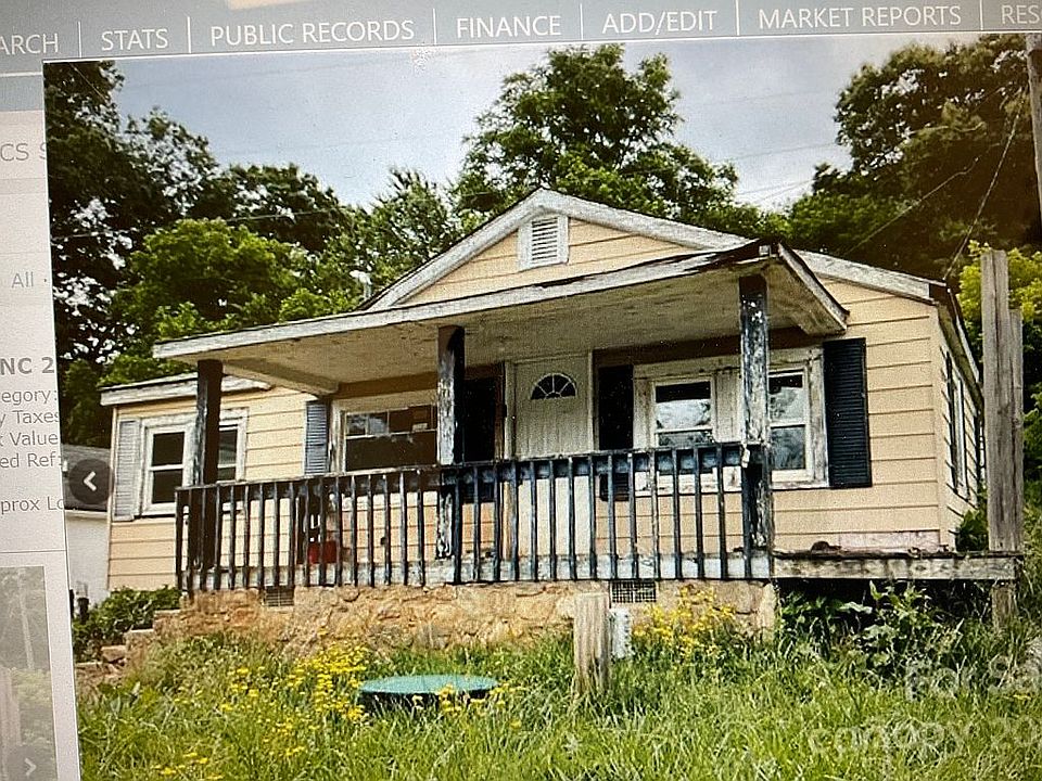 1st image of 28 Gentry Dr