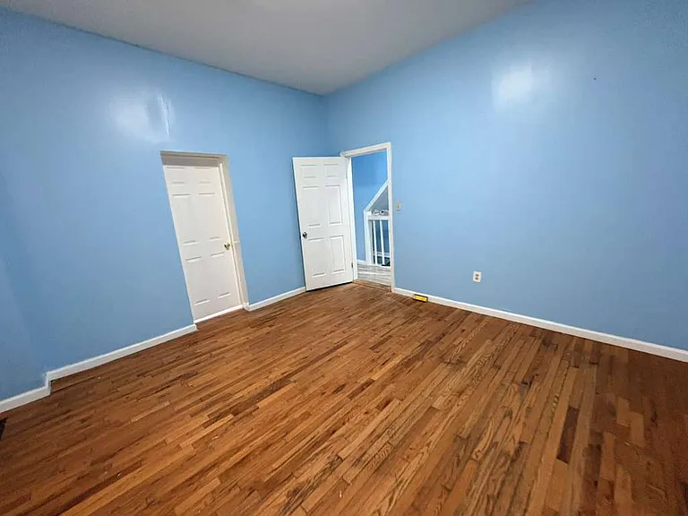 192-194 Littleton Ave #1 — Photo 2