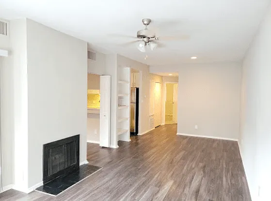 Augusta Court Apartments — Photo 34