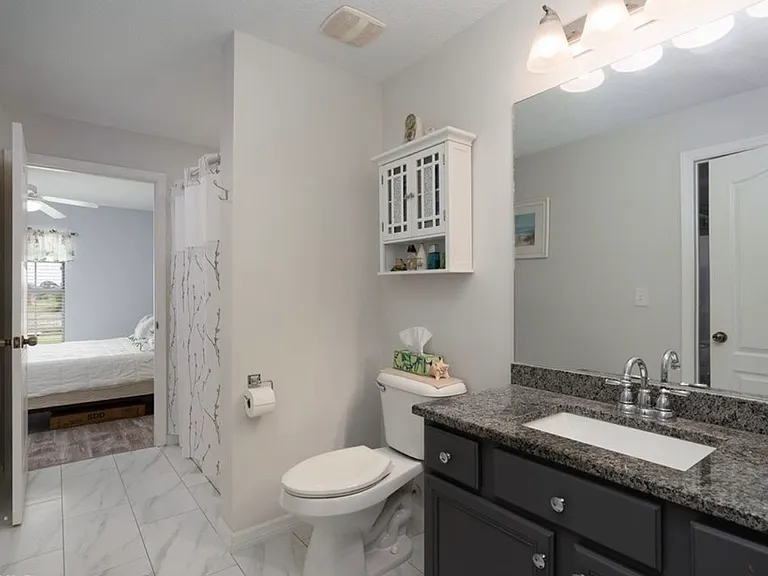 110 SW 24th Ave — Photo 7